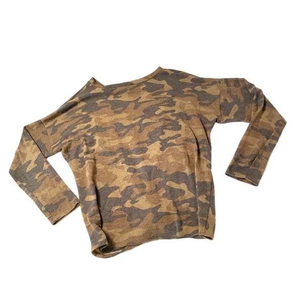 Camo Long Sleeve Front Tie Soft Fabric Tee Top Size Medium - Picture 2 of 9